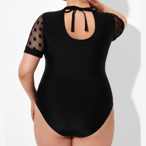 Meet Curve one piece swimsuit - Picture 2 of 6